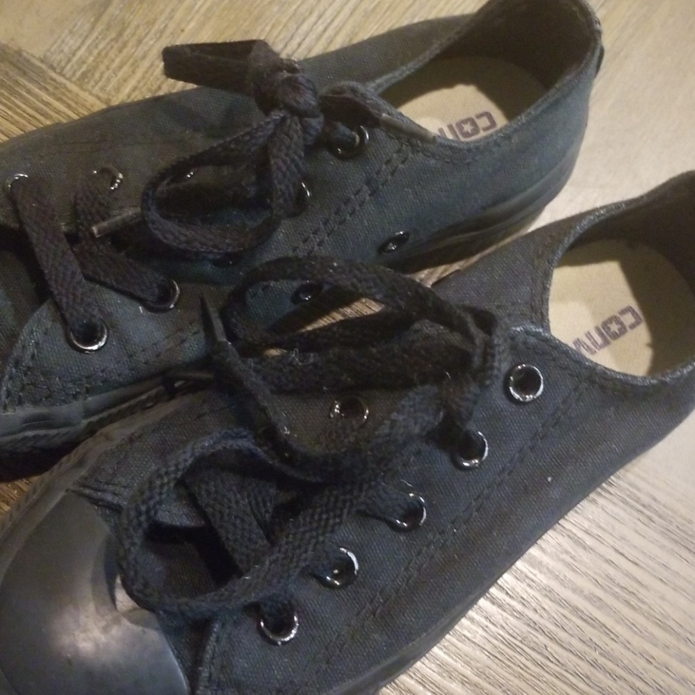 Black Converse - Picture 2 of 3